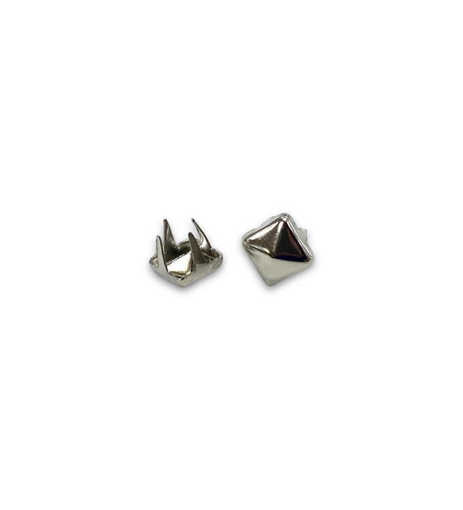 3/16" Silver Pyramid Studs (100-pack)